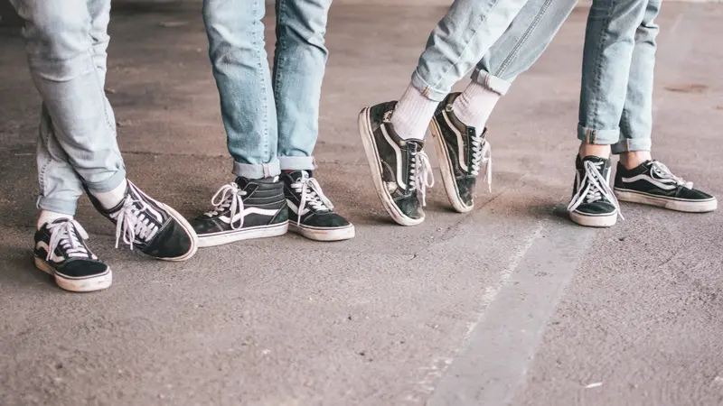 Menebak Kepribadian Seseorang dari Sepatu yang Disuka, Kamu Tim Sneakers atau High Heels?