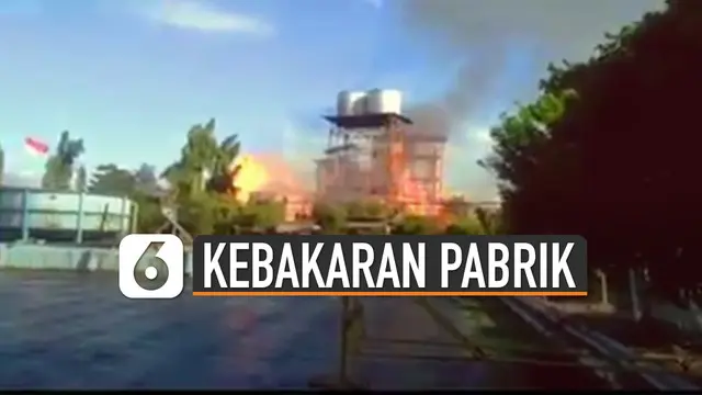 Beredar video kebakaran di pabrik bioetanol Mojokerto. Kejadian itu terjadi akibat ledakan tangki penampungan produk bioetanol di pabrik.
