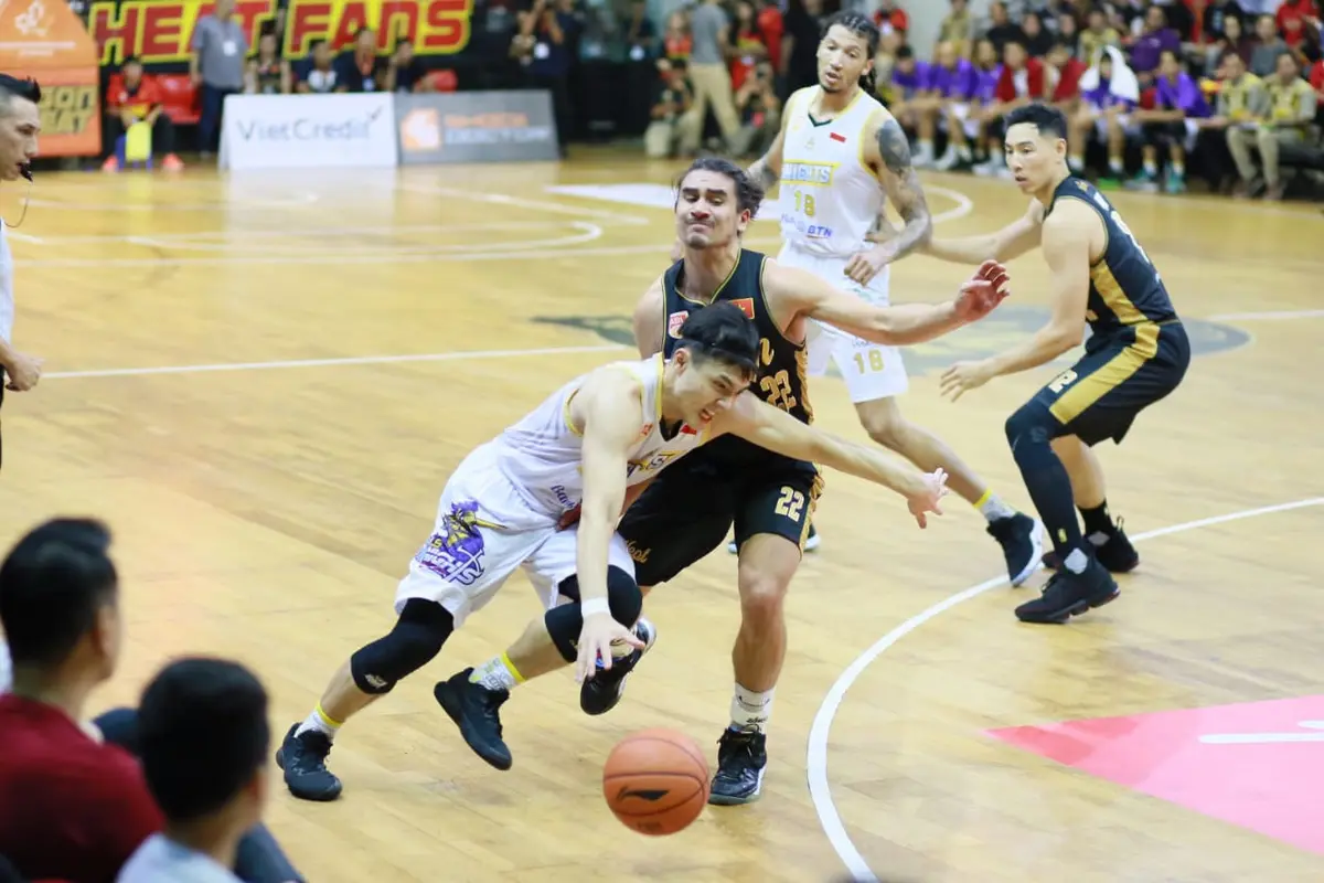 CLS Knights Indonesia  VS Saigon Heat