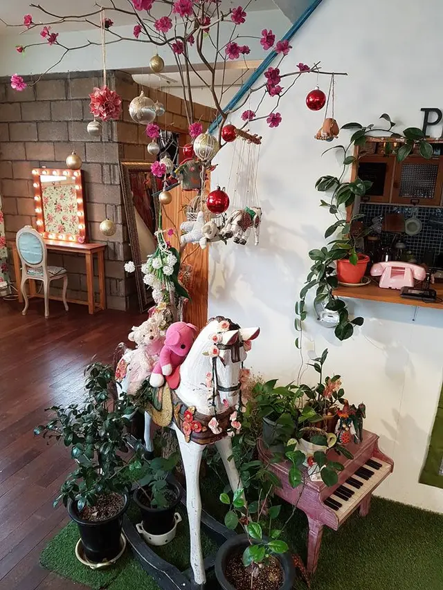 Princess Diary Cafe.