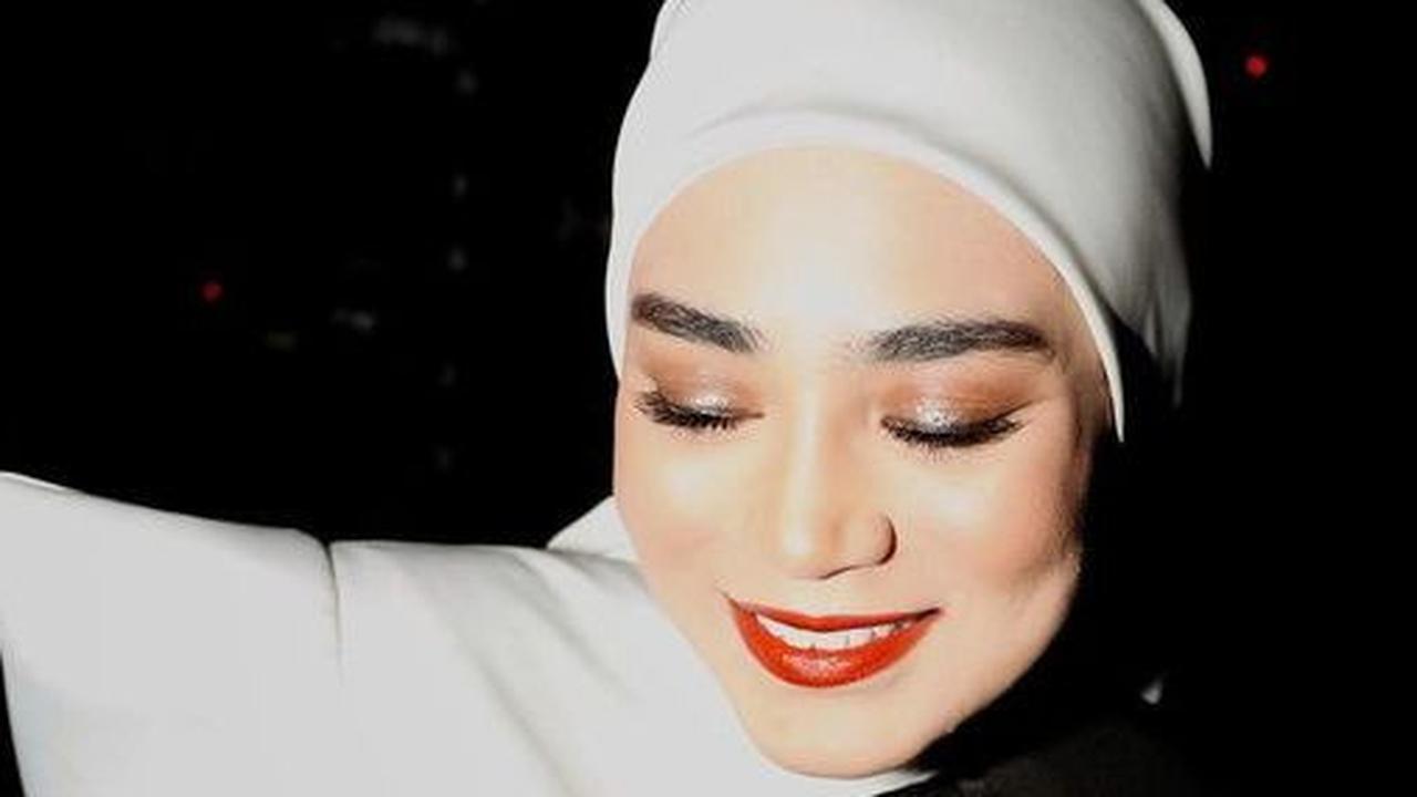 Jadi Host DA Asia 6, Uyaina Tetap Sempatkan Ajak Main dan Berenang Anak