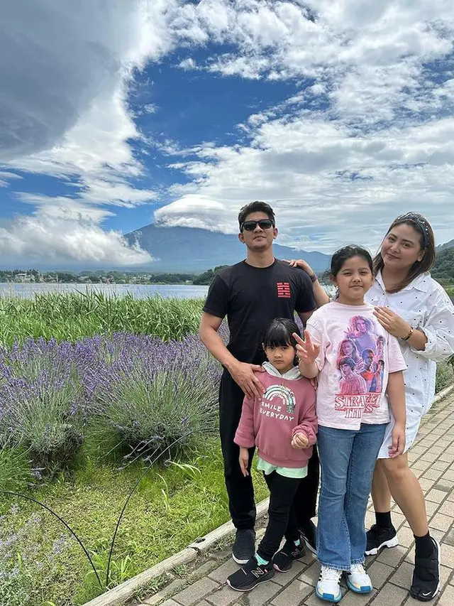 Audy Item dan Iko Uwais (Instagram/audyitem)