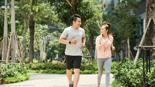 Lebaran Tanpa Khawatir! Ini Cara Jaga Berat Badan meski Makan Banyak - 5