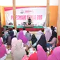 Perempuan milenial yang tergabung dalam jaringan relawan Srikandi Ganjar Daerah Istimewa Yogyakarta (DIY) membangun sumur bor di Padukuhan Blembeman 1 dan 2, Kelurahan Natah, Kapanewon Nglipar, Gunungkidul, DIY.