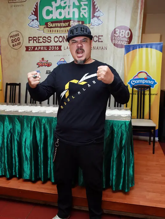 Perkembangan teknologi sekarang ini memudahkan para musisi untuk mengenalkan karya barunya. Hal ini juga disadari oleh musisi berkepala plontos Bagus NTRL. (Deki Prayoga/Bintang.com)