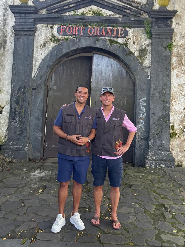 Kunjungan Alex Pastoor dan Denny Landzaat.