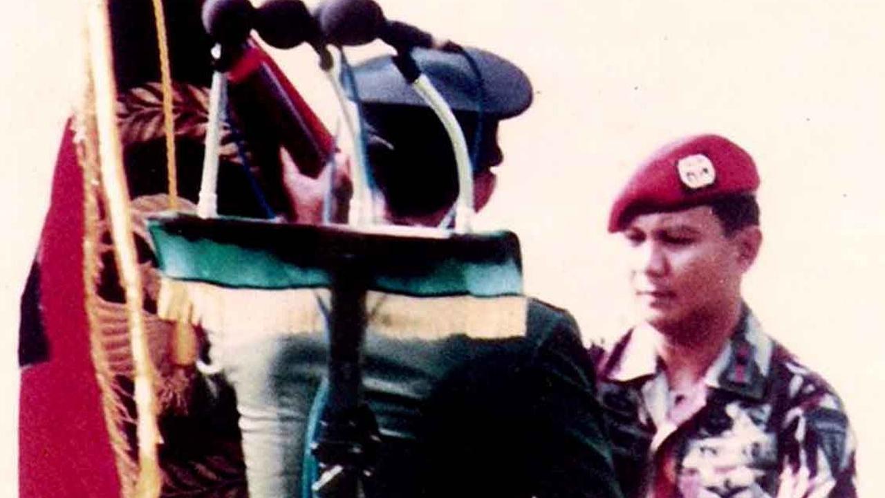 Pada 1995, Prabowo Subianto dilantik menjadi komandan Kopassus dengan pangkat Mayor Jenderal. <br>