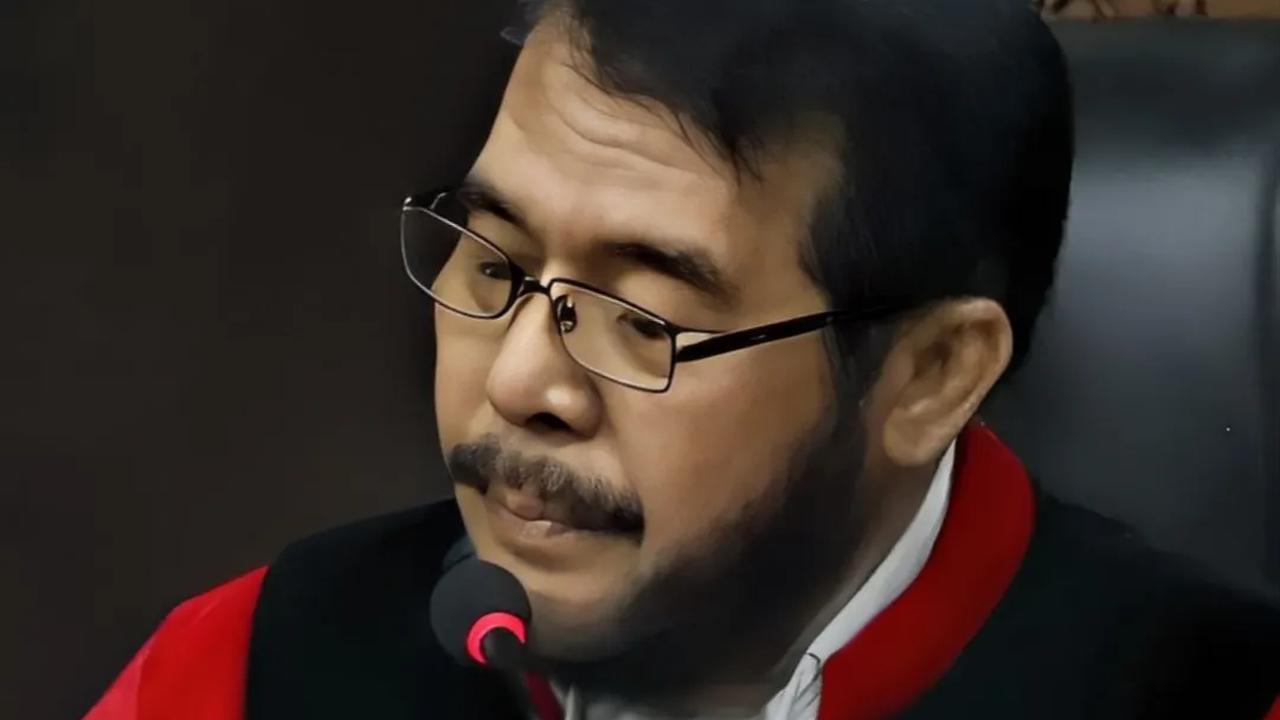 Anwar tak bicara banyak terkait sidang etik MKMK dijalaninya hari ini. Dia mengaku, pemeriksaannya hanya terkait hal-hal yang sudah ramai diperbincangkan.