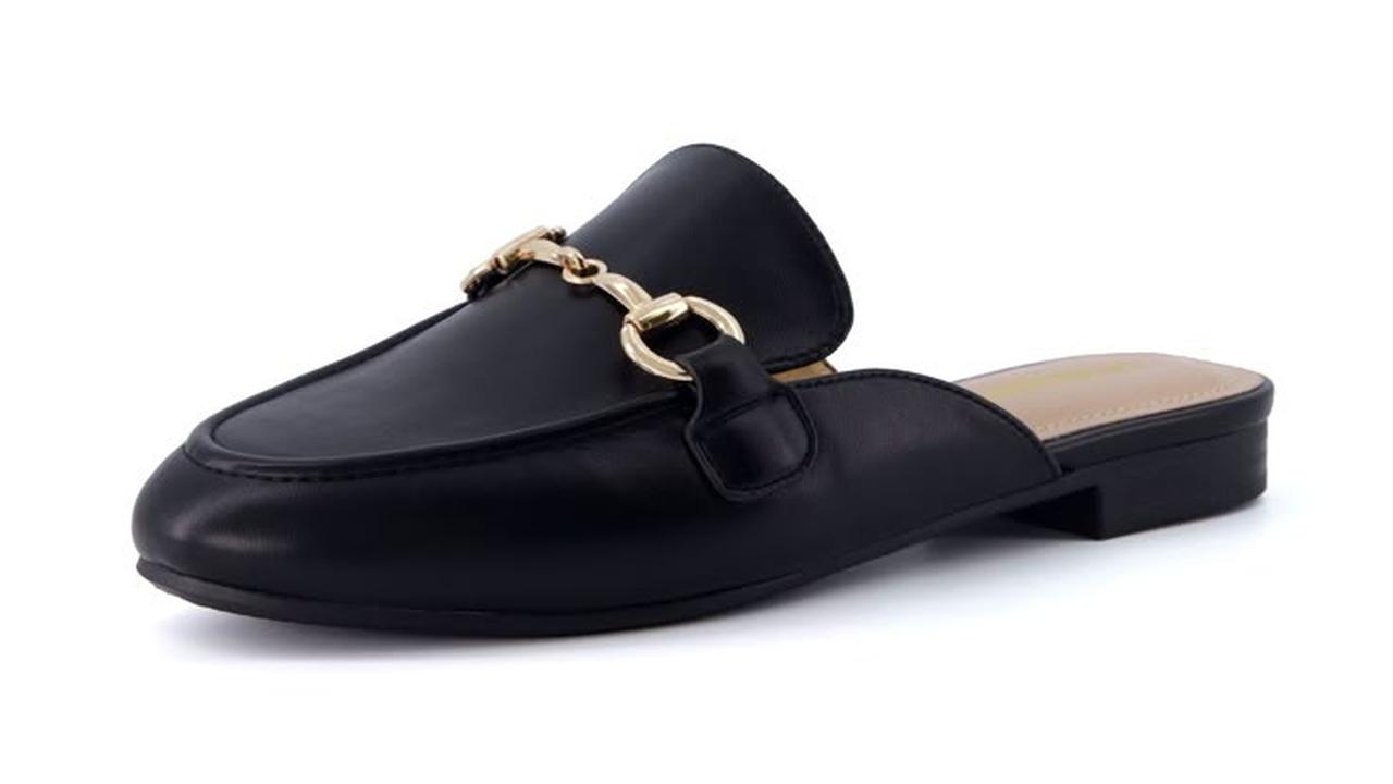 Ilustrasi Sandal Slip On (©Pinterest)