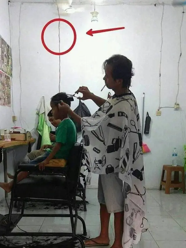 Terlihat Biasa, 6 Foto Ini Malah Bikin Ngakak Setelah Diteliti