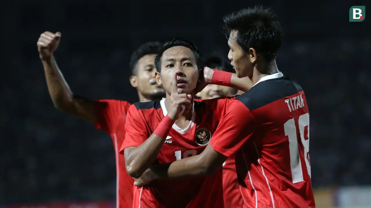 Foto: Atasi Kamboja, Timnas Indonesia U-22 Sapu Bersih 4 Kemenangan, Adisatryo Tepis Penalti dan Cedera