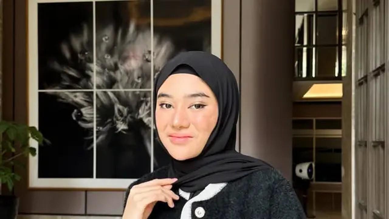 7 Cerita Artis Mualaf Berbeda Keyakinan dengan Orang Tua, Ada yang Sempat Dicoret dari Keluarga tapi Berakhir Damai