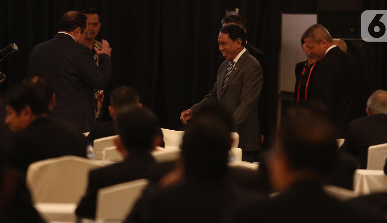 Menteri Pemuda dan Olahraga RI ( Menpora) Zainudin Amali menghadiri Kongres Luar Biasa (KLB) Pemilihan PSSI di Hotel Shangri-La, Jakarta, Sabtu (2/11/2019). Agenda utama KLB PSSI ini adalah memilih ketua umum, dua wakil ketua umum, dan 12 orang komite eksekutif (exco). (Liputan6.com/Herman Zakharia)