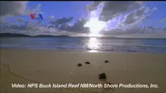 Penjelajah Taman Nasional, Mikah Meyer, yang sedang menjalani misi untuk mengunjungi semua taman nasional di Amerika. VOA