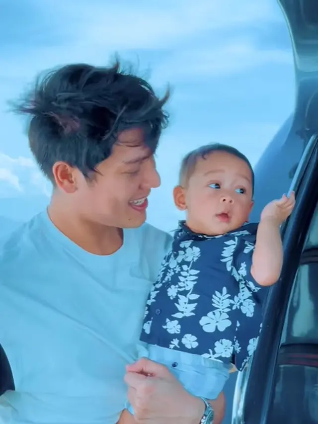 [Fimela] Naik Kapal Pesiar, Ini 6 Potret Liburan Lesti dan Rizky Billar di Lembongan Bali