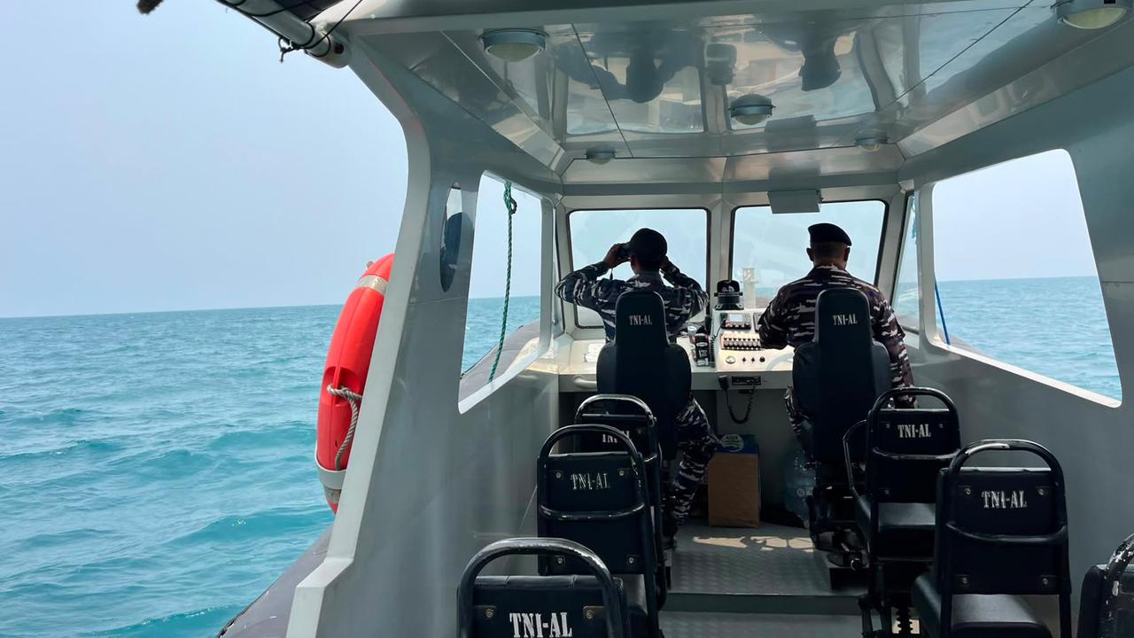 TNI AL Kerahkan 11 Kapal Cari Lima Jurnalis Hilang