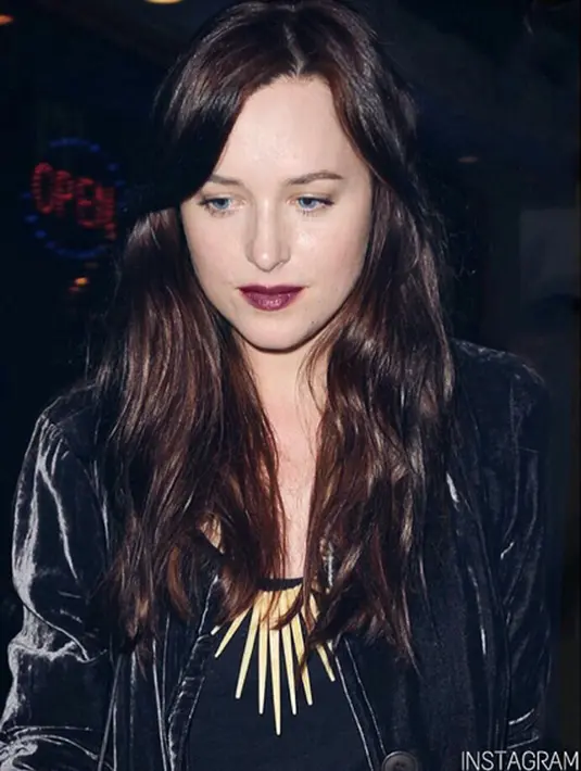 Meskipun kerap tampil vulgar dalam beberapa judul film yang dibintanginya, Dakota merasa khawatir dengan tersebarnya foto-foto pribadinya. Kabarnya ia juga akan melaporkannya ke pihak berwajib. (Instagram/officialdakotajohnson)