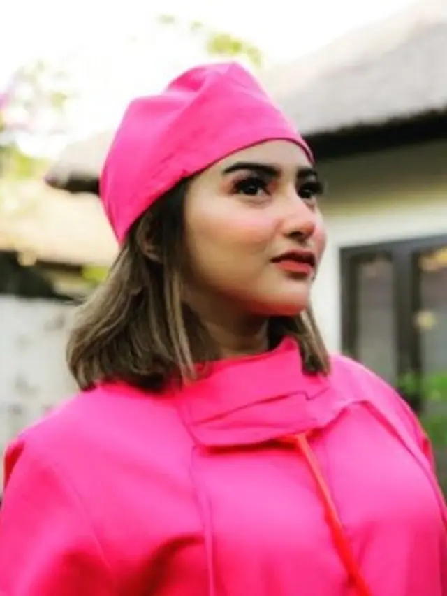 7 Potret Icha Larissa, Seleb TikTok yang Disebut Mirip Ashanty