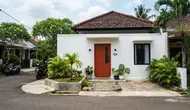 10 Warna Pintu untuk Rumah Kecil Berdinding Putih, Ciptakan Kesan Mewah