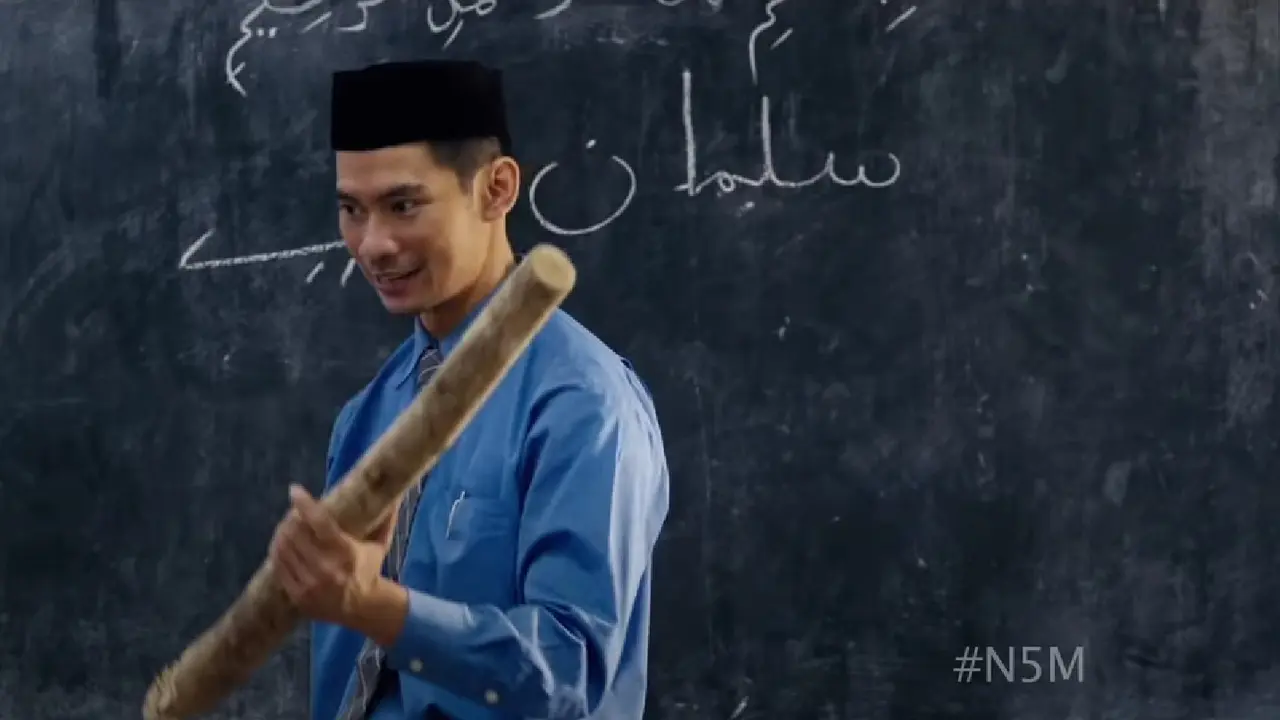 Donny Alamsyah di Film Negeri 5 Menara