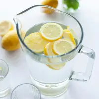 ilustrasi air lemon/Photo by Julia Zolotova
