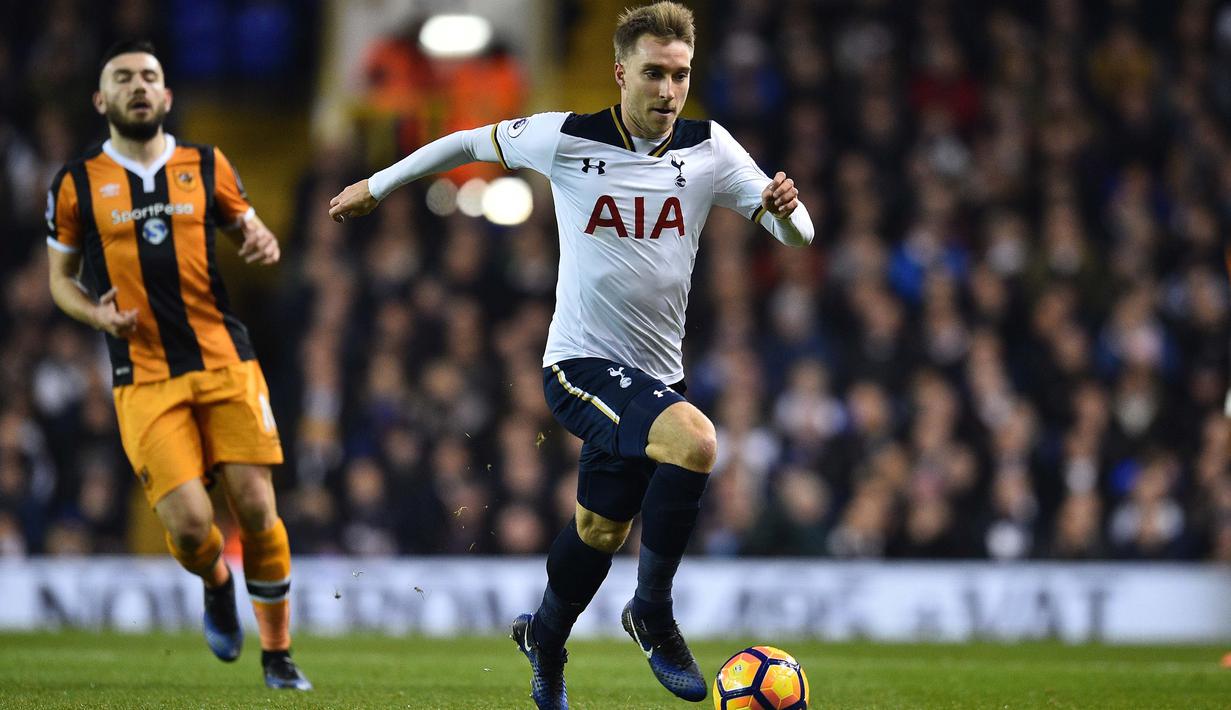 Pemain Tottenham Hotspur, Christian Eriksen  mencetak dua gol saat timnya menghempaskan Hull City pada lanjutan Premier League pekan ke-16 di White Hart Lane, London, (14/12/2016). (AFP/Glyn Kirk)