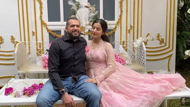 Tasya Farasya Lakukan Maternity Shoot Sendiri di Rumah, Ini 7 Potret Menawannya