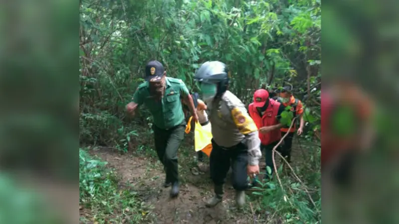 Penemuan Tengkorak Aneh Tergantung di Pohon Mahoni Bikin Heboh Warga Sukabumi