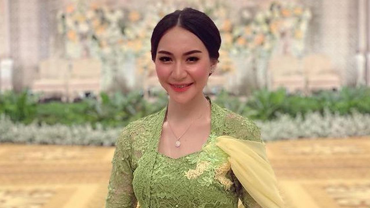 Potret Cantik Putri Sirty Cikita dalam Balutan Kebaya, Polwan Viral yang Kini Jadi Sorotan