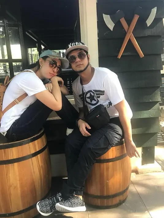 Rio Reifan dan Henny Mona