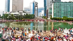 Air mancur Bundaran HI sebagai satu di antara land mark Indonesia dan Ibu Kota akan kembali dipercantik, Jakarta, Minggu (1/11/2015). Dinas Pertamanan dan Pemakaman DKI Jakarta berencana menata ulang air mancur pada awal 2016. (Liputan6.com/Yoppy Renato)