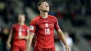 Ekspresi kecewa pemain Republik Ceska, Jan Boril saat timnya kalah dari Jerman pada laga Grup C kualifikasi Piala Dunia 2018 di Plzen, Republik Ceska (1/9/2017). Jerman menang 2-1.  (AP/Petr David Josek)