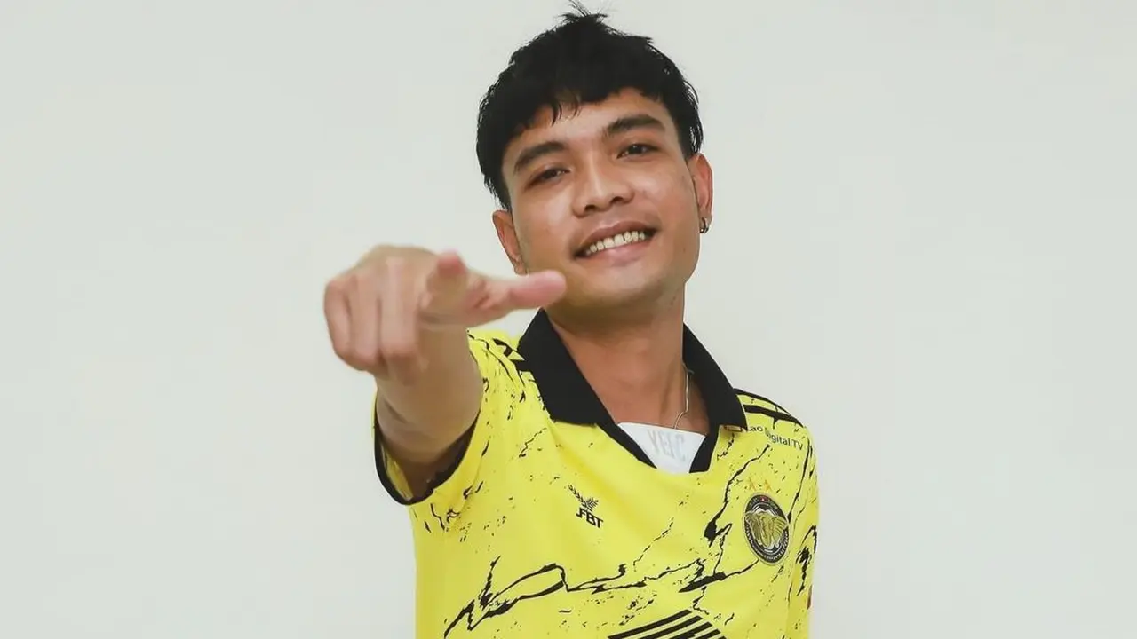 Brylian Aldama - Young Elephant FC