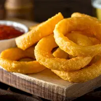 Resep Onion Ring tanpa Tepung Roti./Copyright shutterstock.com/g/marineartist