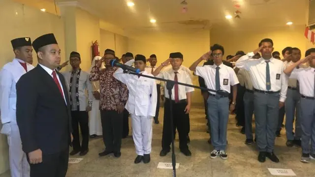 Meski Tertunda, Sekolah Indonesia Makkah Gelar Upacara HUT RI ke-74