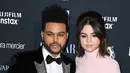 “Setelah beberapa minggu berpacaran, The Weeknd sudah mengira ada hal yang sangat spesial di antara dirinya dengan Selena. Abel sudah sangat jatuh cinta sejak lama, hanya saja selalu sibuk dengan kegiatannya,” ujar sumber. (AFP/Angela Weis)