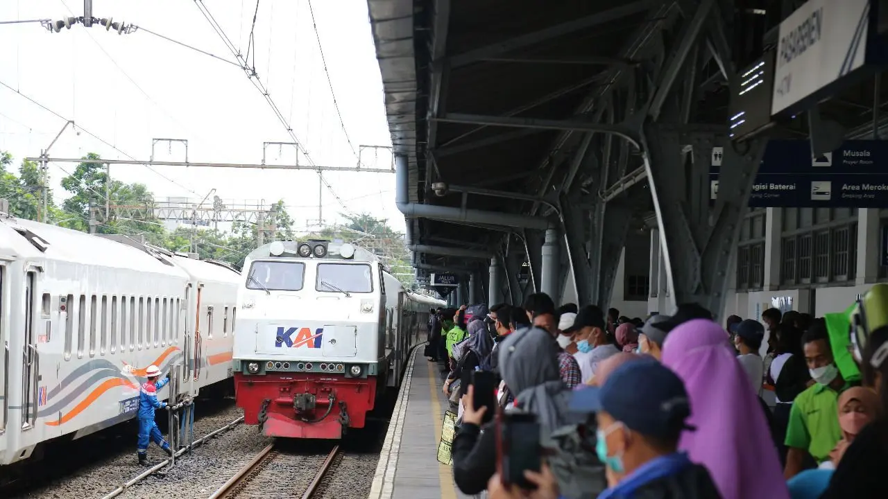 Volume keberangkatan pengguna jasa Kereta Api Jarak Jauh (KAJJ) dari area Daop 1 Jakarta kembali mengalami peningkatan. (Dok KAI)