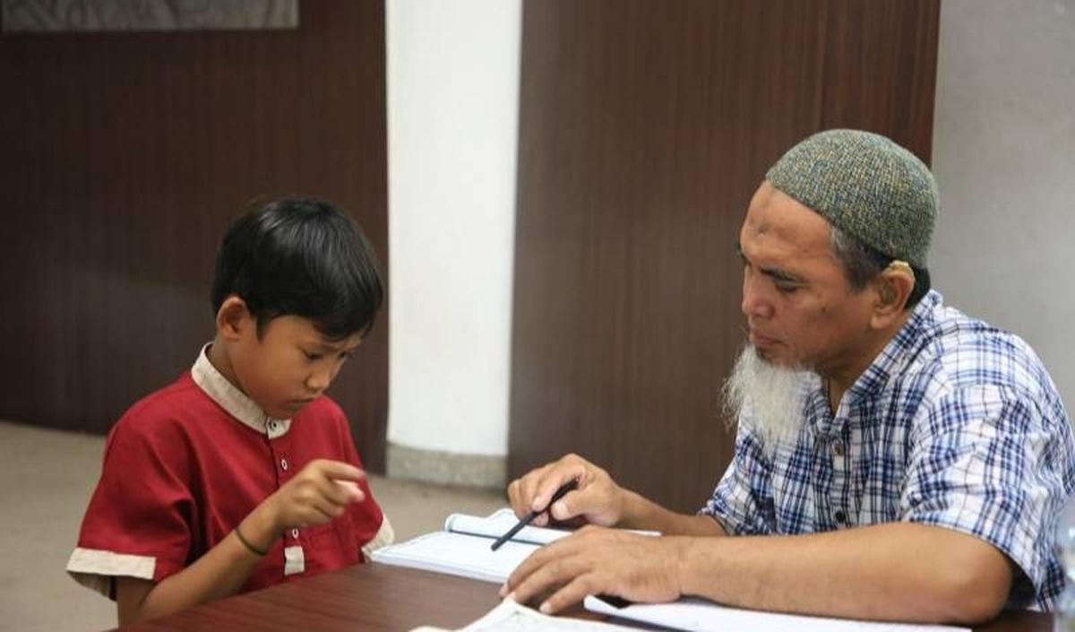 Gunakan Bahasa Isyarat