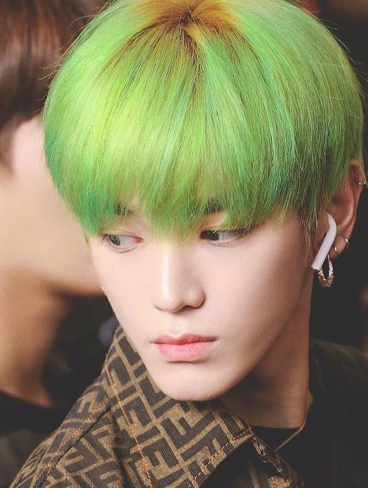 FOTO Inspirasi Warna  Rambut  Unik ala Taeyong NCT 127 