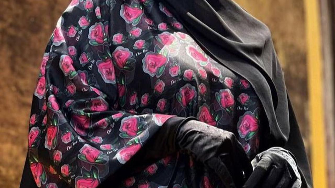 Ning Sheila aktif di berbagai media sosial agar kajiannya dapat disimak lebih banyak orang