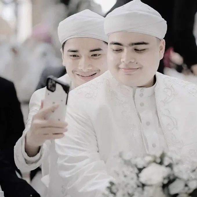 Ameer Azzikra Meninggal Dunia, Ini 7 Potret Kenangan Alvin Faiz dengan Adiknya