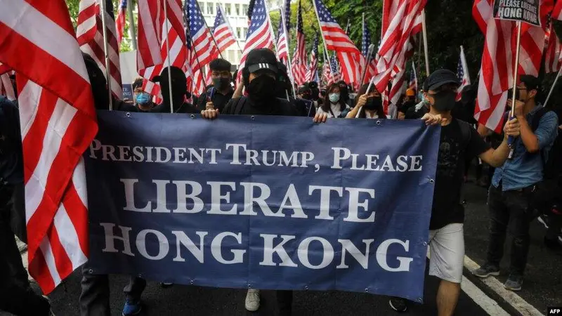 Demonstran Hong Kong meminta Presiden AS Donald Trump untuk "membebaskan" kota yang dikuasai China. (AFP)