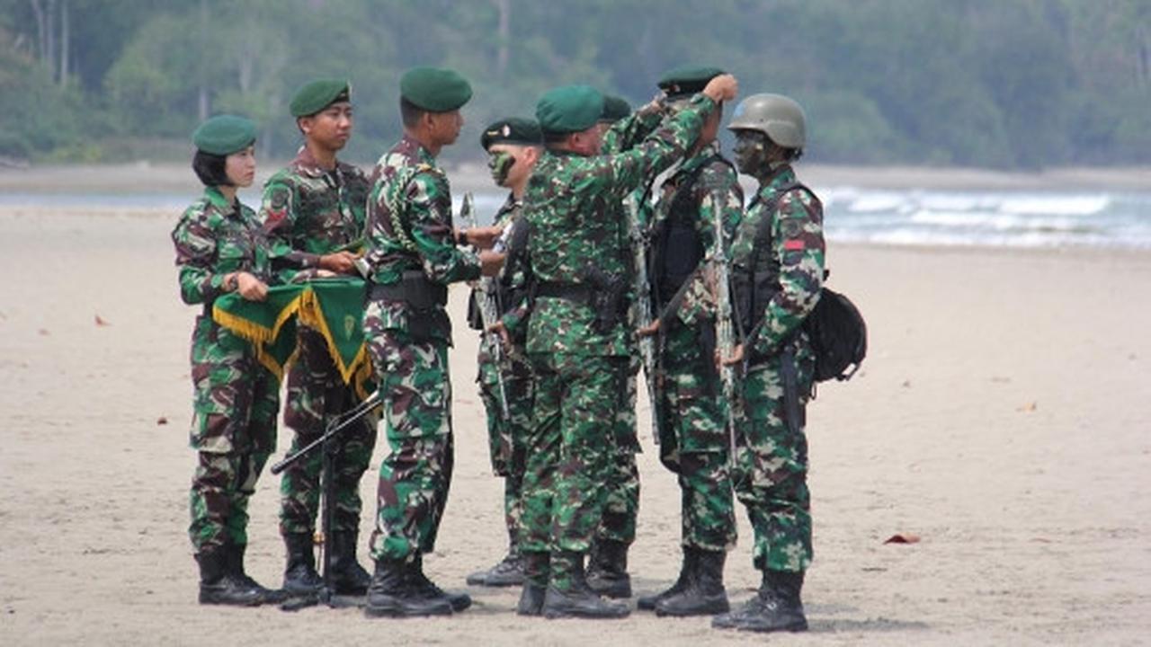 Penutupan pendidikan pasukan elite Para Raider di pantai Garut