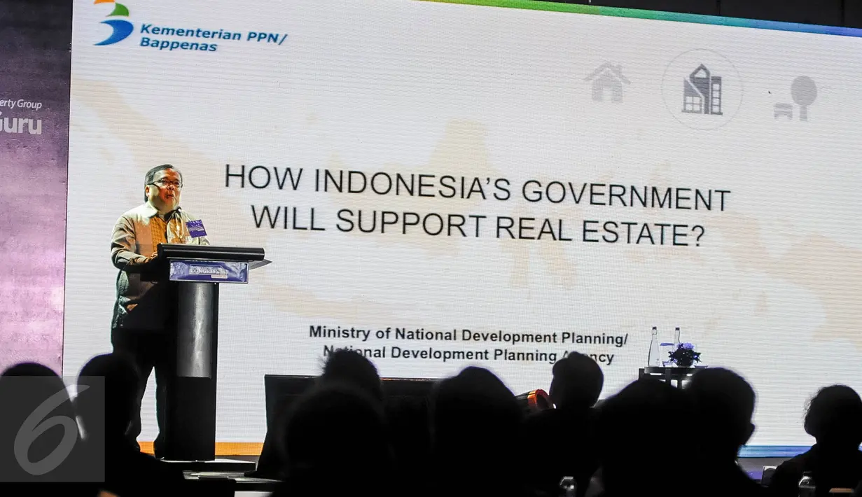 Menteri PPN/Kepala Bappenas Bambang Brodjonegoro menjadi pembicara acara Property Report Congress di Jakarta, Kamis (13/10). Bambang menyampaikan bagaimana usaha Pemerintah mendukung perkembangan industri real estat Indonesia. (Liputan6.com/Faizal Fanani)
