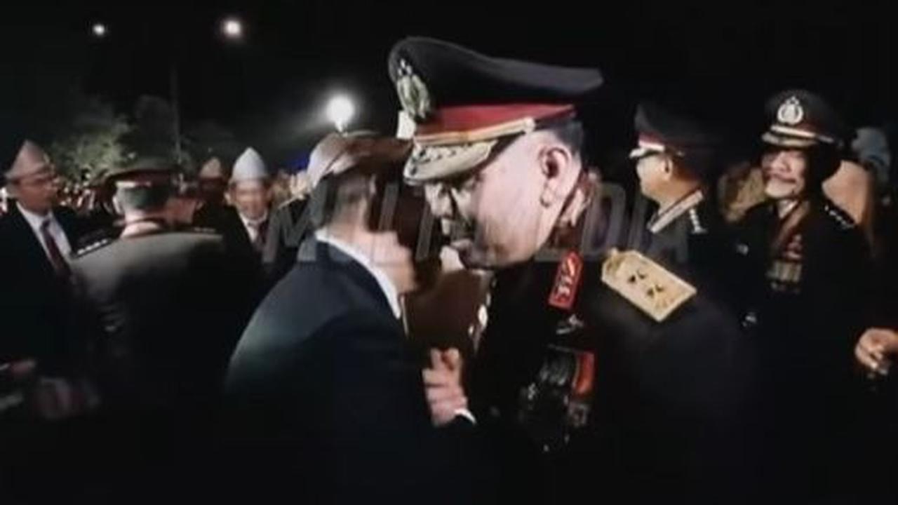 Para jenderal yang hadir pada acara ini  di antaranya Kabareskrim Polri Komjen  Wahyu Widada,  Aslog Kapolri Irjen  Raden Prabowo Argo Yuwono, Kadiv Propam Polri Irjen Syahar Diantono, Wakabaintelkam Polri Irjen Merdisyam, Kapolda Jambi Irjen Rusdi Harton