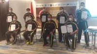 Anggota Sabuk Hitam Tingkat 4 Dan 4 Kick Boxing yang masuk dalam Tim Grading dikukuhkan di Hotel Atlet Century Jakarta, Sabtu (19/12/2020) (Ist)