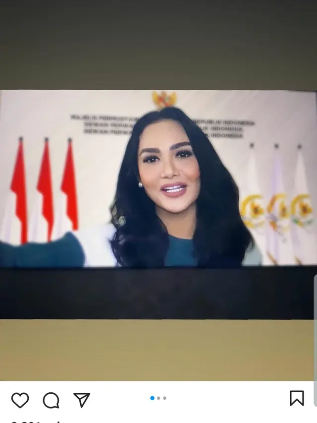 Unggahan Krisdayanti. (Foto: Instagram @krisdayantilemos)