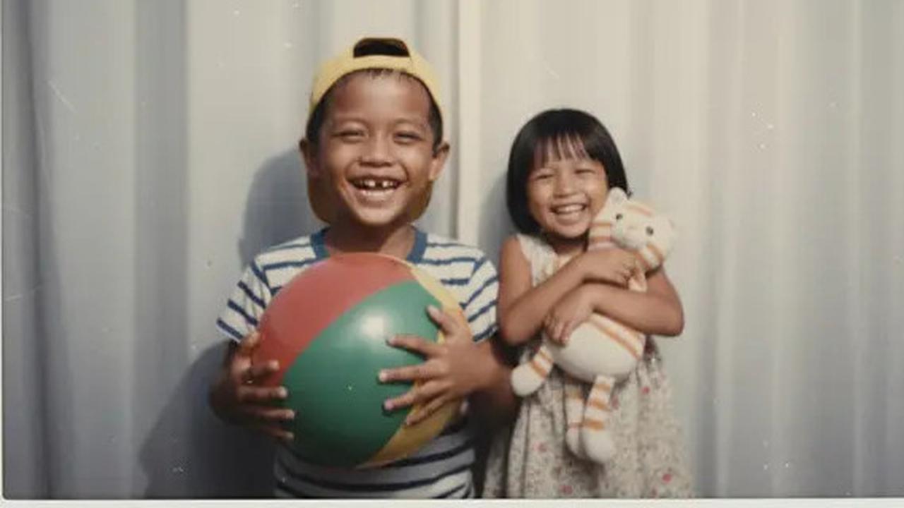 Cara Pakai Google Gemini untuk Edit Foto Masa Kecil Bareng Pacar, Hasilnya Bikin Senyum-Senyum