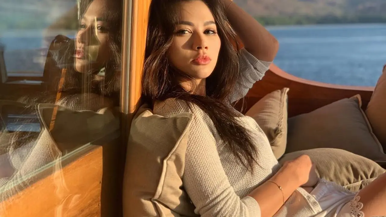 Liburan Mewah Adinda Bakrie di Labuan Bajo