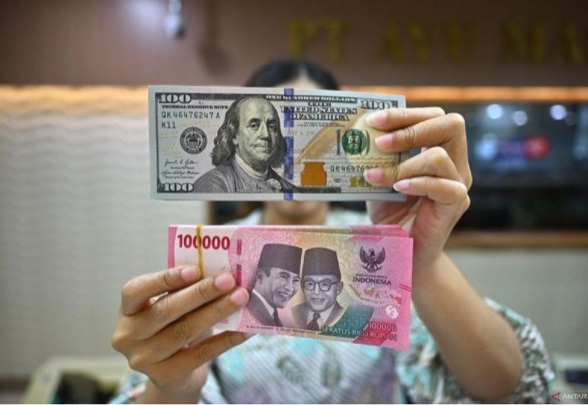 Rupiah Melemah: Efisiensi Anggaran dan Tarif Impor AS Jadi Faktor Utama